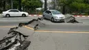 Gempa Myanmar juga menyebabkan runtuhnya bangunan pencakar langit yang masih dalam proses pembangunan di Thailand. (Sai Aung MAIN/AFP)