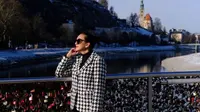 5 Potret Menawan Donna Agnesia Pamer Gaya di Salzburg, Oufit Mewah Serba Elegan
