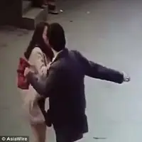 Seorang penjual rela jauh-jauh mendatangi pembelinya yang memberikan review buruk. (Sumber Foto: Youtube)