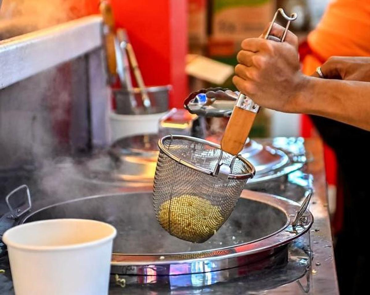 10 Ide Warung Makanan Rumahan yang Selalu Ramai Pembeli, Cocok untuk Mulai Usaha di 2025