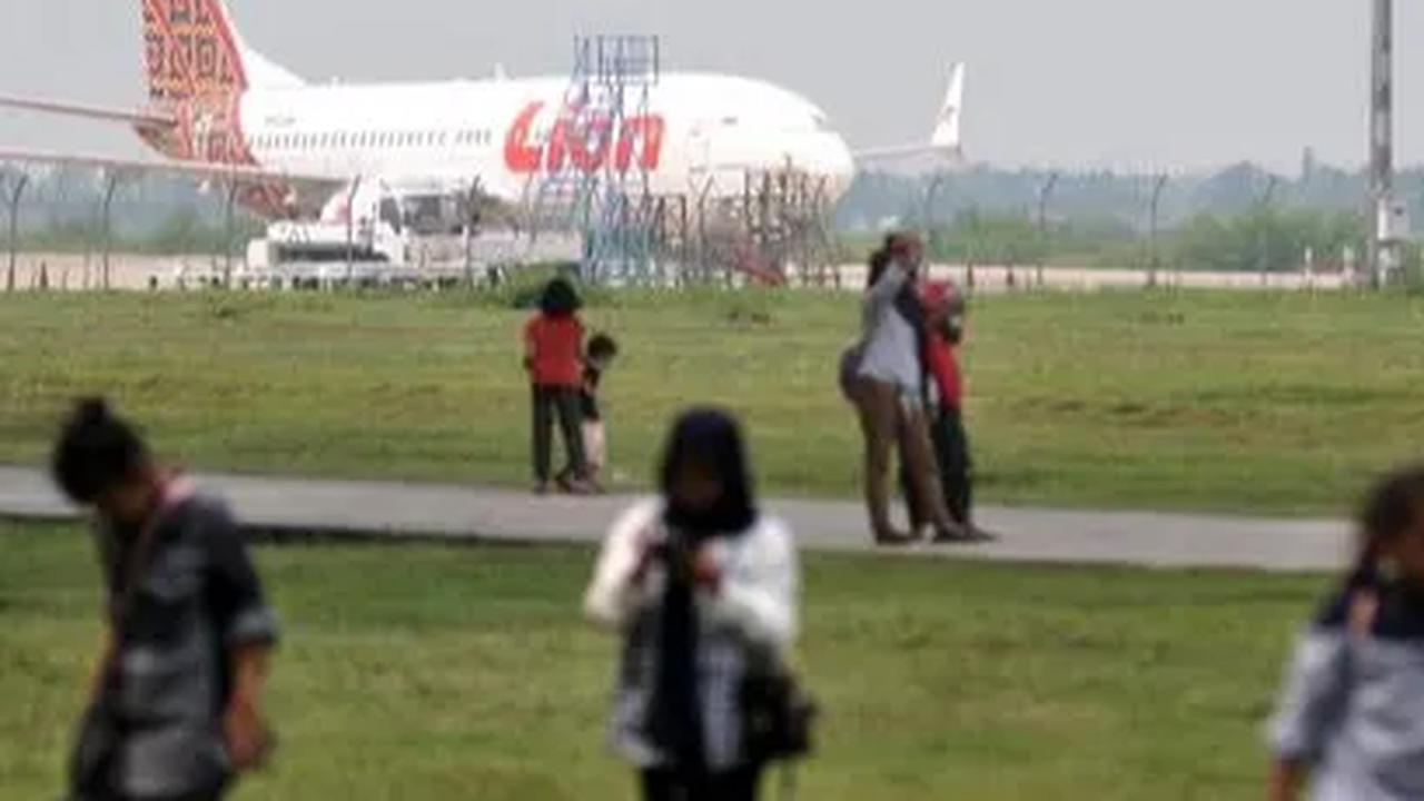 Sebab, Kementerian Perhubungan sendiri telah menetapkan tarif batas atas (TBA) dan tarif batas bawah (TBB) untuk Bandara Kertajati.&nbsp;