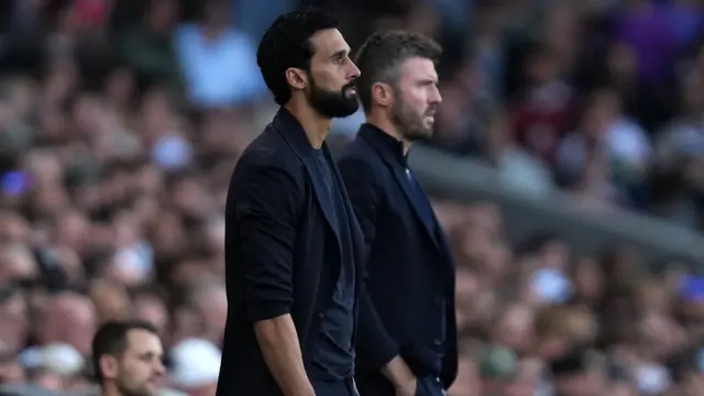 Alvaro Arbeloa, Michael Carrick