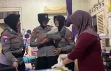 Viral Aksi Sigap Polwan dan Satlantas Bantu Ibu Hamil di Sambas yang Akan Melahirkan, Bikin Haru