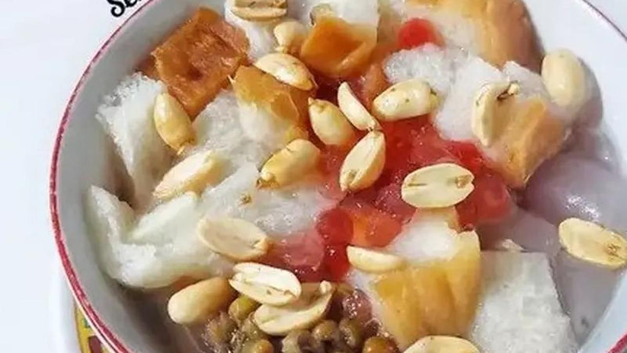 11. Sekoteng: Minuman Hangat Manis dari Jawa Tengah