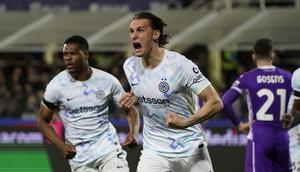 Striker muda Inter Milan, Francesco Pio Esposito merayakan golnya ke gawang Fiorentina, Senin (23/3/2026) (Marco Bucco/LaPresse via AP)