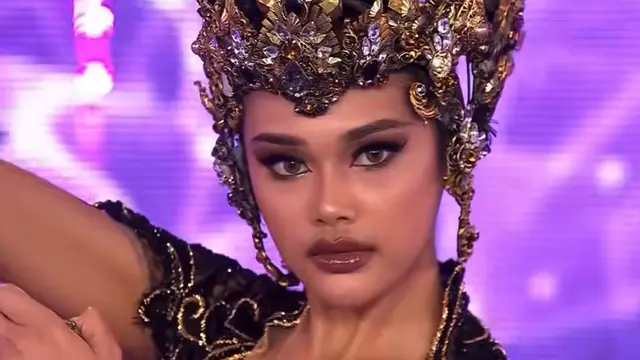 Harashta Haifa Zahra, Puteri Indonesia 2024 yang menjadi wakil Indonesia di ajang Miss Supranational memakai kostum nasional terinspirasi srikandi manah. (Dok: IG @officialputeriindonesia)