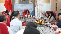 Staf Khusus Presiden RI, Grace Natalie, menggelar focus group discussion (FGD) dengan tema “Peran Perempuan Lintas Iman dalam Kampanye Dokumen Abu Dhabi dalam Rangka Kedatangan Paus Fransiskus dan Menuju Indonesia Emas 2045.” (Foto: Istimewa).