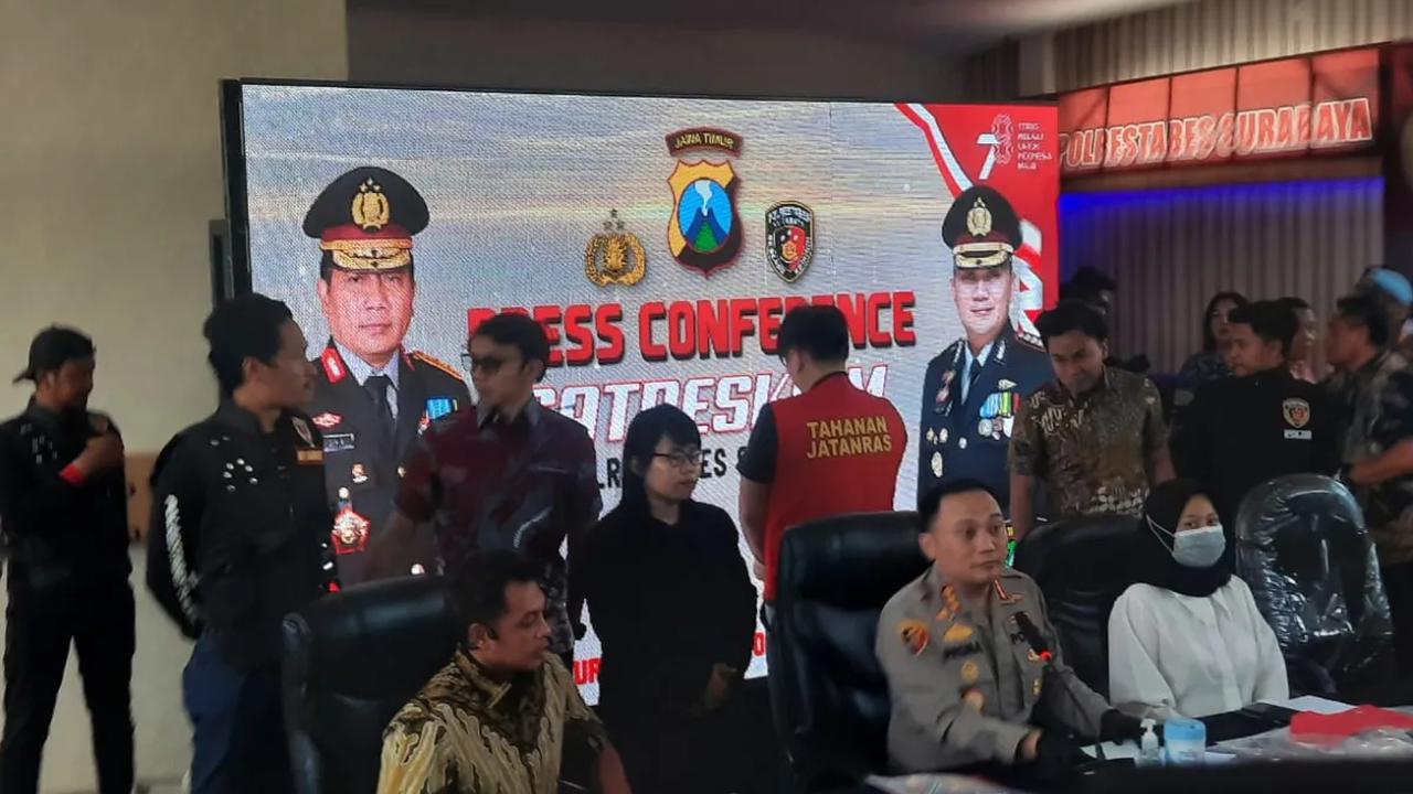 Dia kemudian bekerja di Southern Meats di Goulburn Town dan di Voyages Ayers Rock Resort di Northern pada tahun 2018.<br>