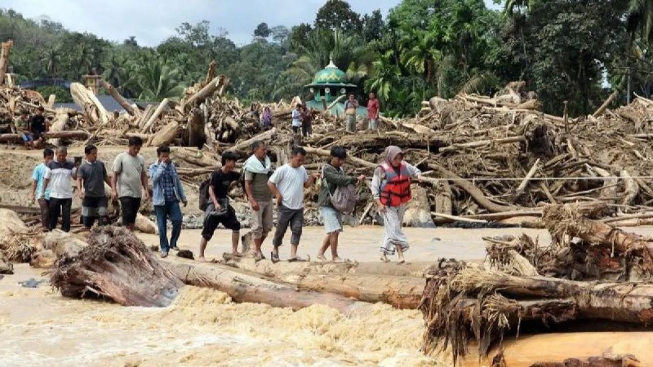Menteri Amran Pastikan Bantuan Pangan Korban Banjir Sumatera Cepat dan Tepat Sasaran