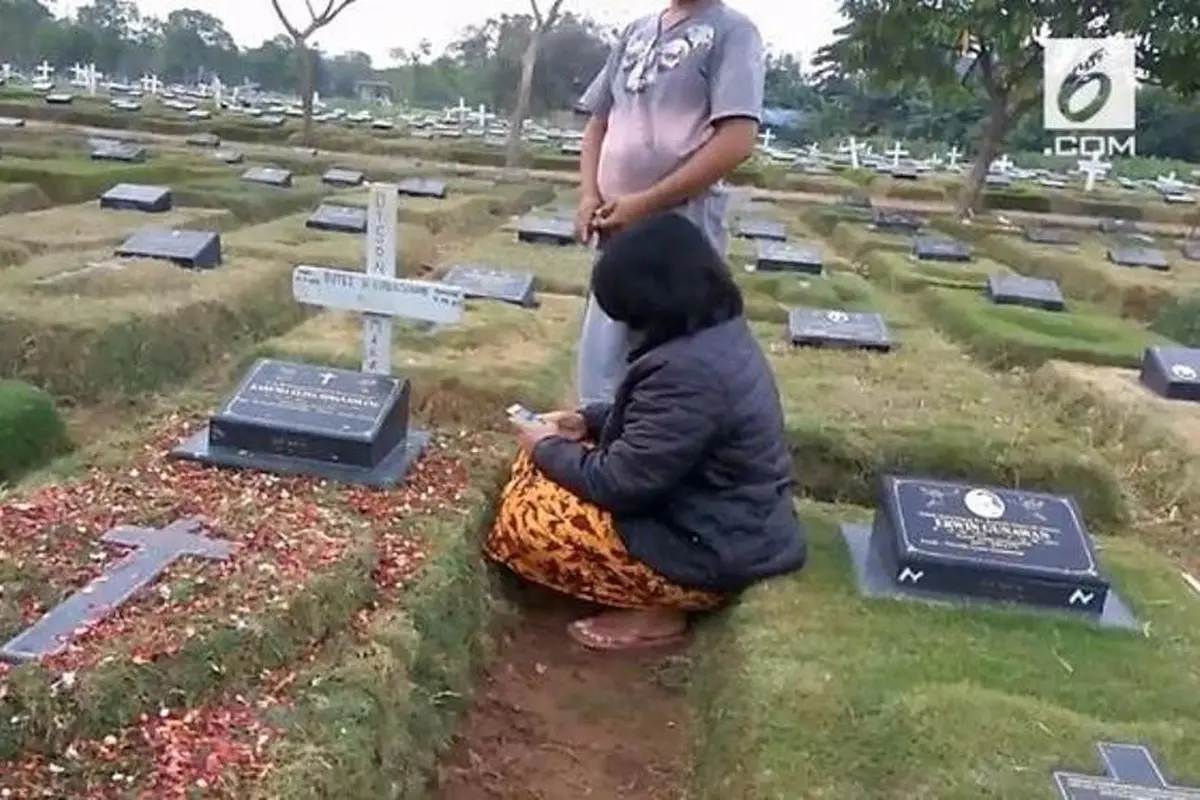 [Bintang] Cerita Sedih di Balik Kematian Bayi Debora