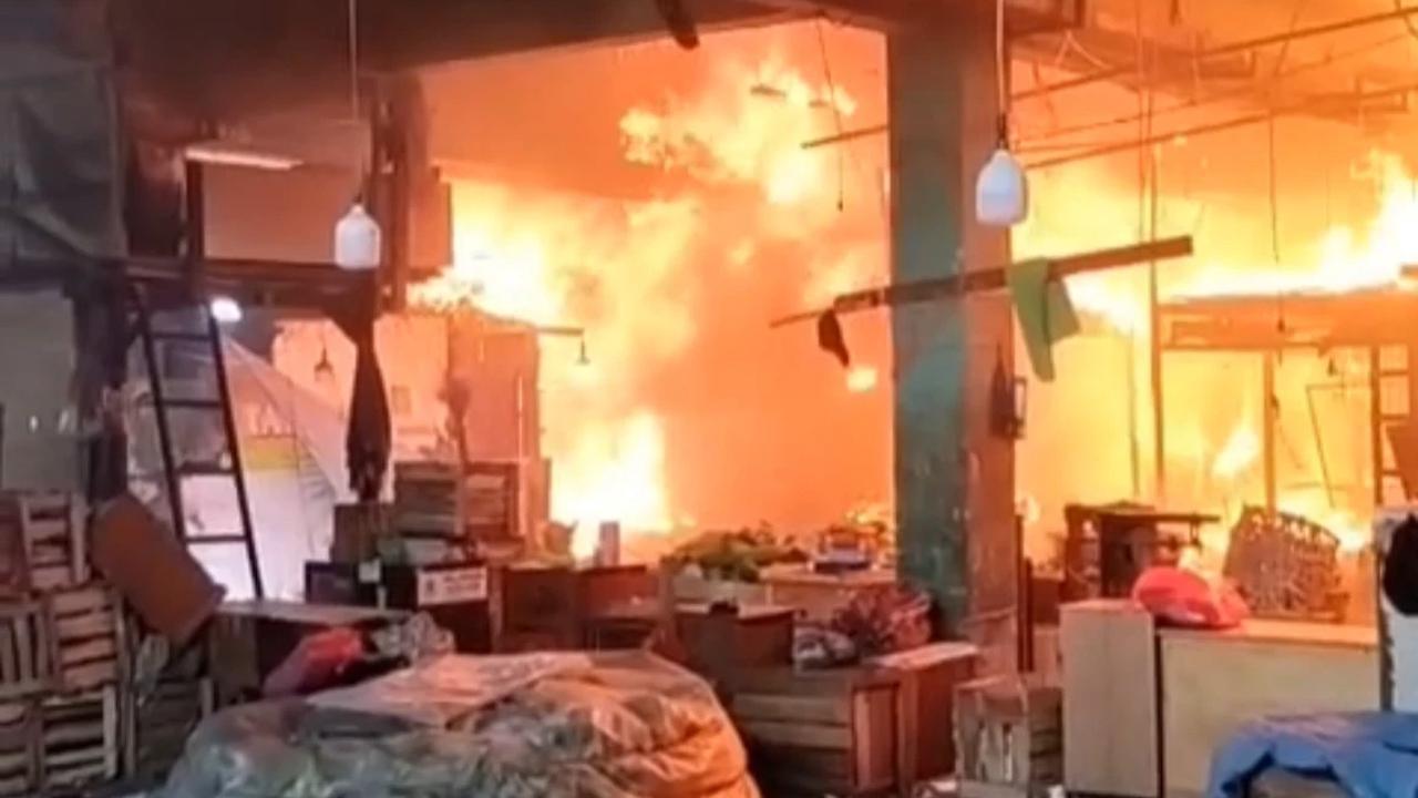 Kebakaran Pasar Induk Kramat Jati