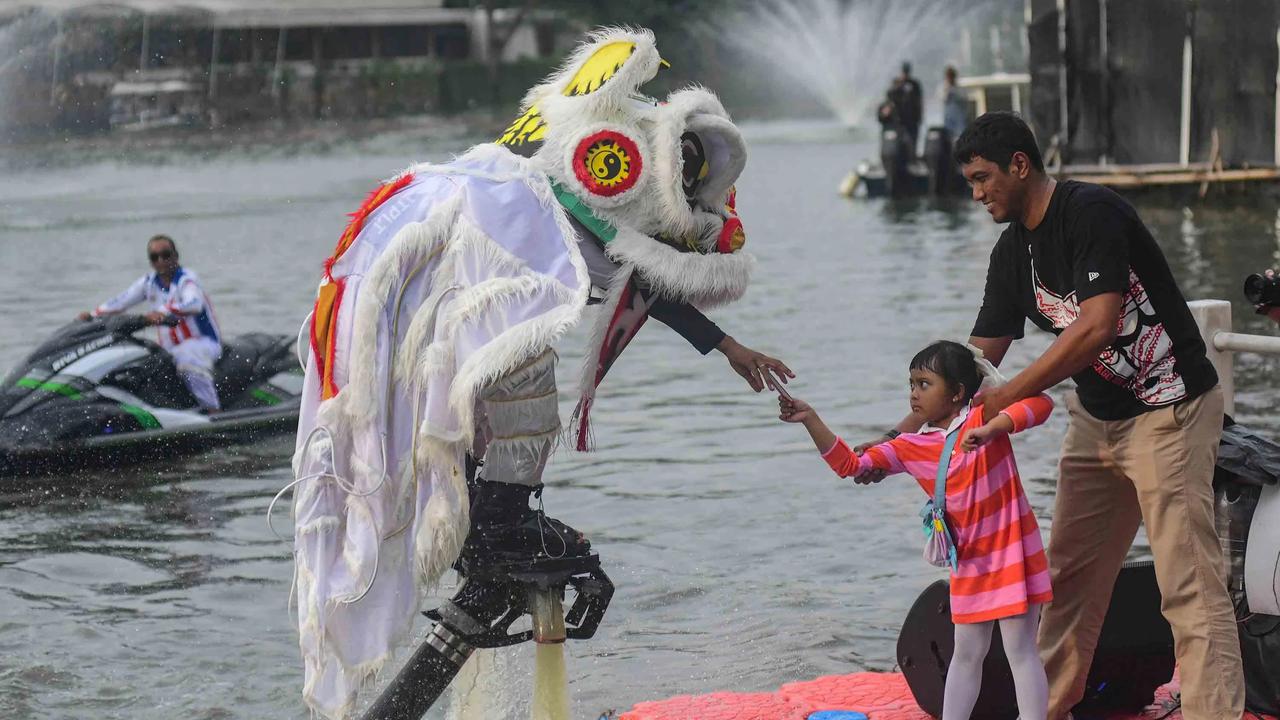 FOTO: Aerial Lion Dance Semarakkan Festival Imlek Jakarta 2026