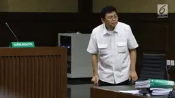 Terdakwa dugaan menghalangi proses penyidikan KPK terhadap Eddy Sindoro, Lucas saat mengikuti sidang lanjutan di Pengadilan Tipikor Jakarta, Kamis (24/1). Sidang mendengar keterangan dua orang saksi dari JPU KPK. (Liputan6.com/Helmi Fithriansyah)