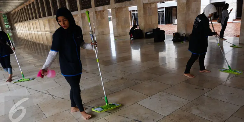 20160617-Ramadan, Go-Jek Kinclongkan 100 Masjid Lewat Go-Clean-Jakarta