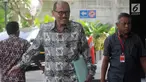 Staf ahli Menteri Agama Lukman Hakim Saifuddin, Janedjri M Gaffar tiba untuk menjalani pemeriksaan di Gedung KPK, Jakarta, Kamis (11/4). Janedjri diperiksa sebagai saksi untuk tersangka Romahurmuziy terkait kasus jual beli jabatan di lingkungan Kementerian Agama. (merdeka.com/Dwi Narwoko)