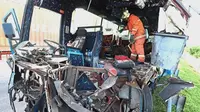 Kecelakaan bus di Penang, Malaysia yang menewaskan sejumlah WNI. (Asia News Network)