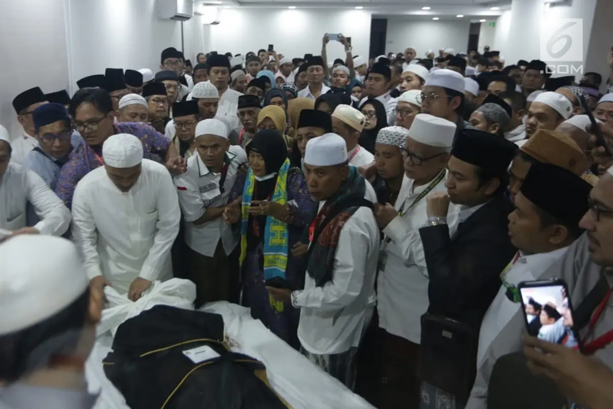 Usai Dimandikan, Jenazah Mbah Moen Disemayamkan di Daker Makkah
