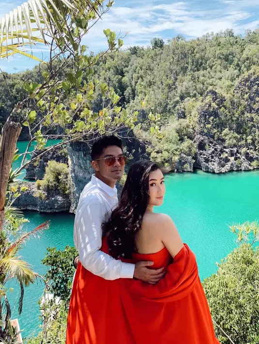 Boy William dan Karen Vendela (Instagram/karbearv)