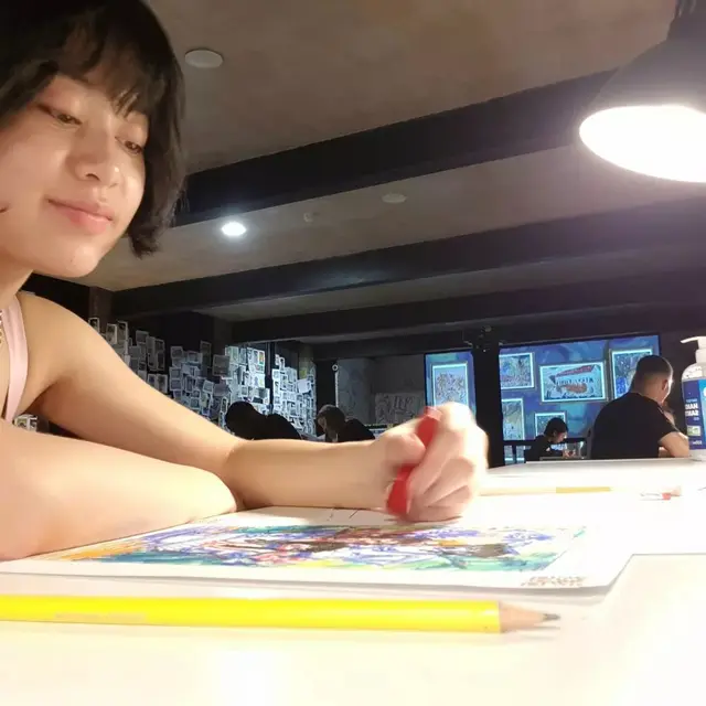 7 Potret Terbaru Serra Abbie Putri Angie Virgin yang Kini Makin Dewasa