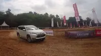 Juara reli dakar menyiksa all new Mitsubishi Pajero Sport (Gesit/Otomotif)