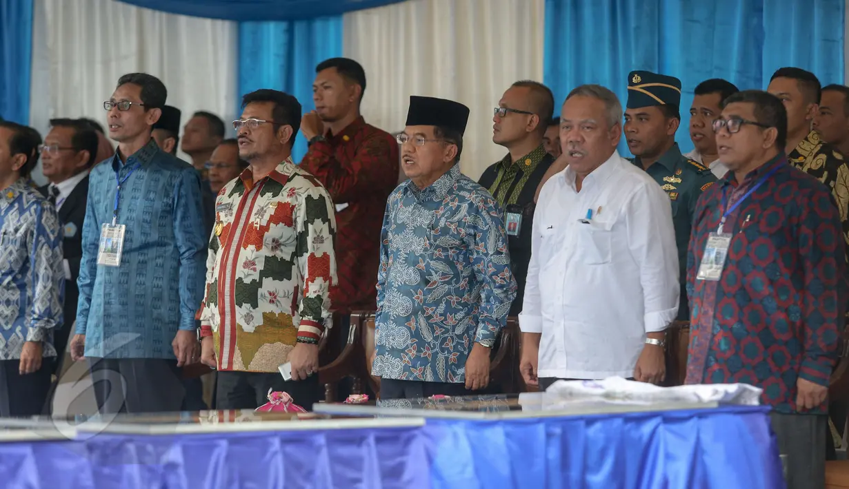 Wakil Presiden Jusuf Kalla saat menghadiri peresmian Menara Iqra di Universitas Muhammadiyah Makassar, Minggu (7/5/2015). Gedung ini pertama dibangun Juli 2007 saat Jusuf Kalla menjabat sebagai wakil presiden. (Liputan6.com/Faizal Fanani)