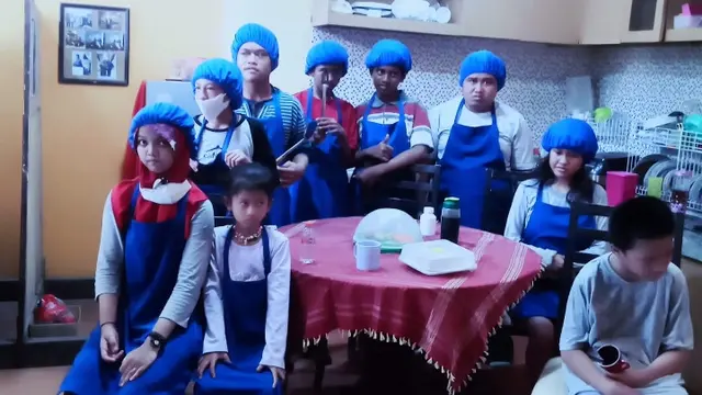 Kelas memasak anak disabilitas di Y-AMI Sidoarjo