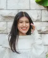 Tersenyum bahagia./Copyright Fimela - Guntur Merdekawan