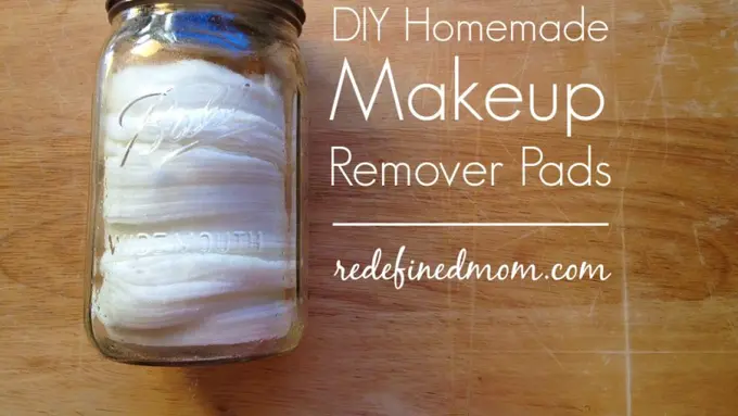 Buat Sendiri Kapas Penghapus Rias Wajah di Rumah