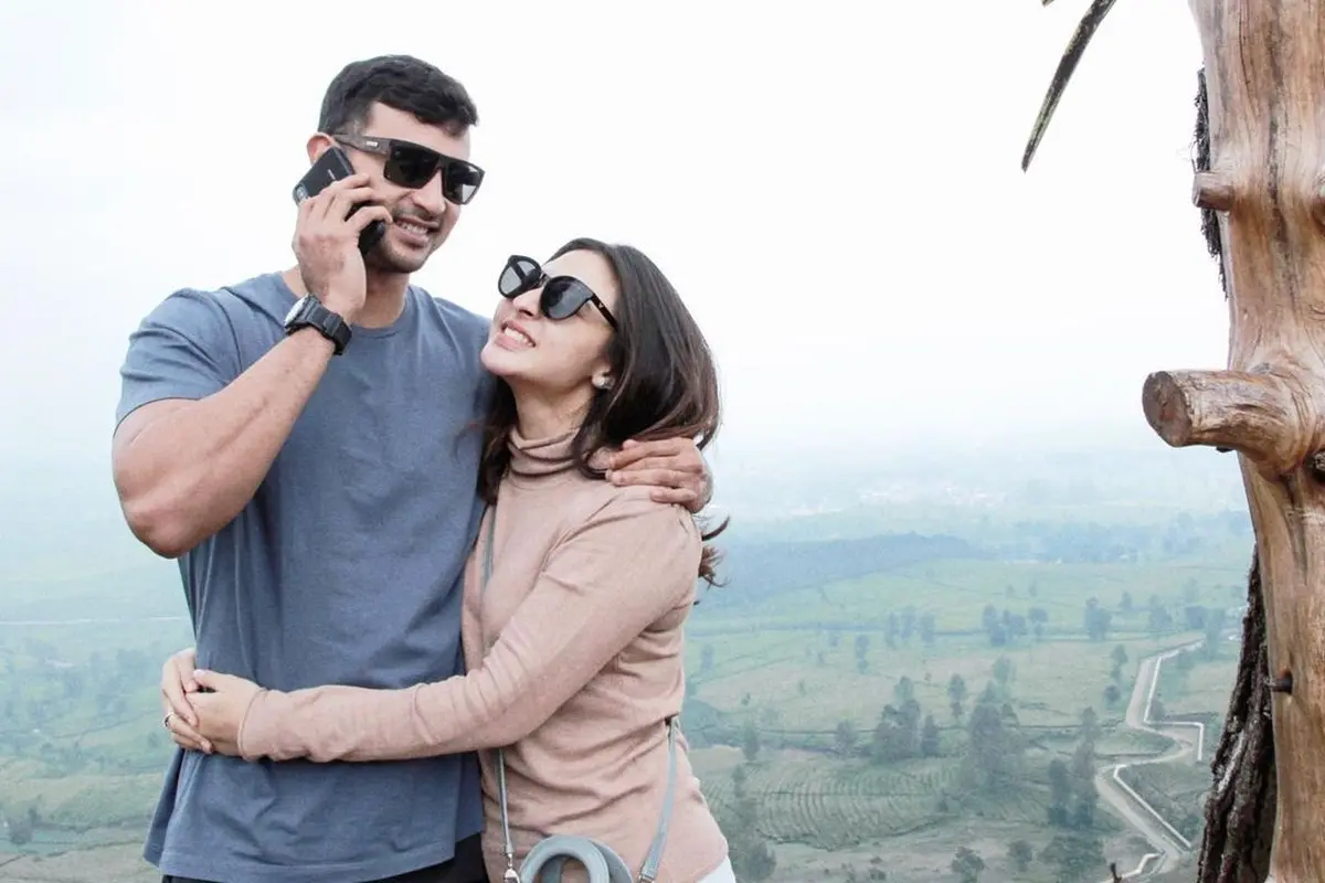 Main Sinetron ‘Bismillah Cinta’, Ini 6 Potret Mesra Ali Syakieb dan Margin Wieheerm