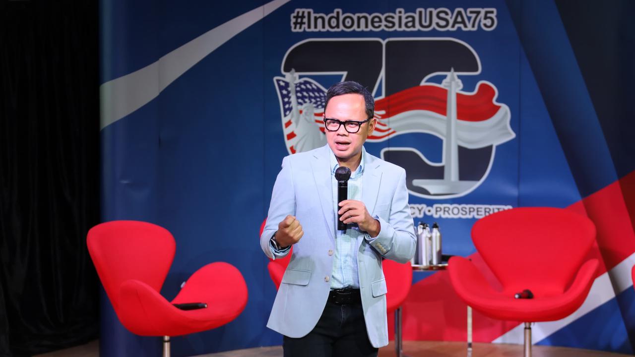 Wamendagri Bima Arya Ajak Generasi Muda Manfaatkan Peluang Bonus Demografi untuk Wujudkan Indonesia Emas 2045