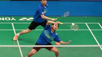 Ganda putra Indonesia Hendra Setiawan/Mohammad Ahsan lolos ke babak kedua Indonesian Masters 2015 di Malang, Jawa Timur, Rabu (2/12/2015). (Liputan6.com/Humas PP PBSI)