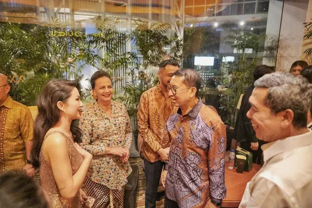 Fadli Zon Hadiri Gala Premiere Film Perang Kota Dibintangi Ariel Tatum, Ulas Pilot Project Matching Fund