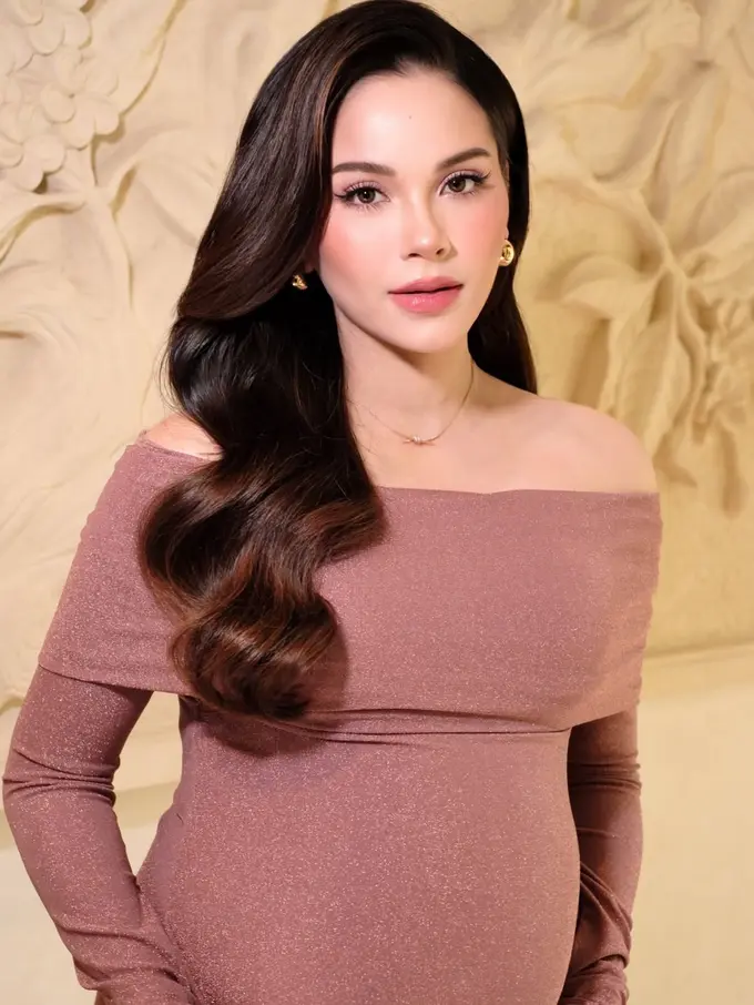 Alyssa Daguise Pancarkan Pregnancy Glow dengan Peachy Nude Makeup di Hari Ulang Tahun ke 28