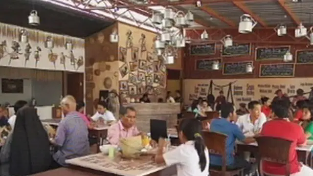 Kedai Jadul di Bali, Banyak Ceret Bergelantungan