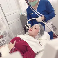Yuni Shara menjalani treatment kecantikan di Klinik Dermapro  (Dok. Dermapro)