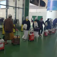 Sempat Batal Berangkat, 2 KloterJemaah Haji Diterbangkan Saudia Airlines ke Surabaya dalam 2 Jadwal Berbeda