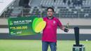Penghargaan tim Fair Play pada Pegadaian Championship 2025/26 diberikan kepada Persipura Jayapura. (Bola.com/Abdul Aziz)