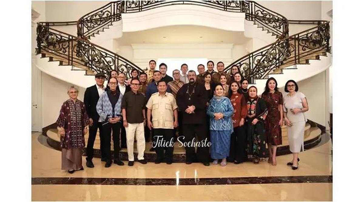 6 Potret Azka Corbuzier Bertemu Steven Seagal, Ngobrol Tentang Seni Bela Diri