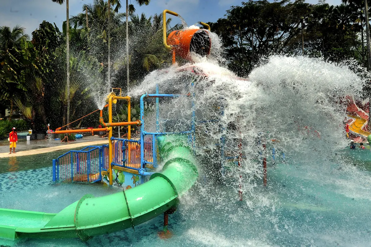 Ilustrasi permainan waterpark.