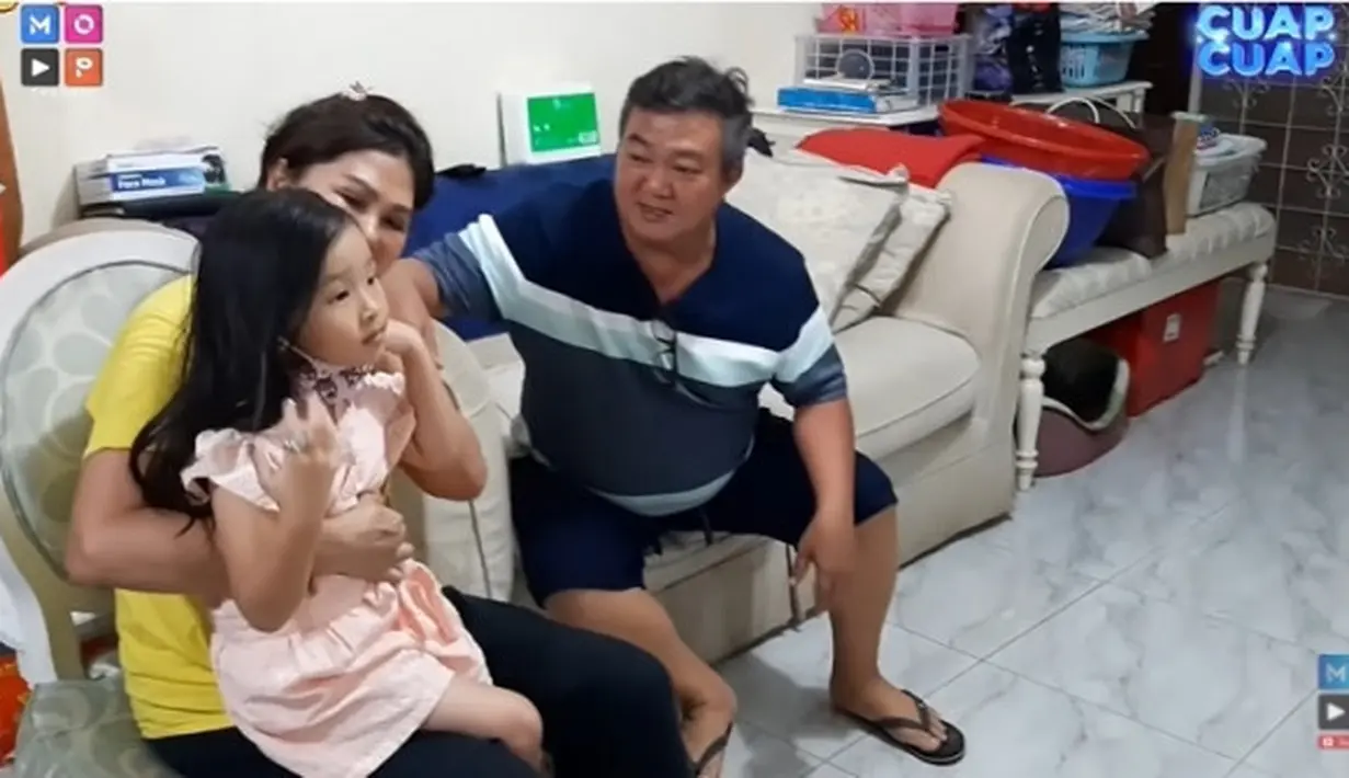 Potret Sederhana Rumah Orang Tua Sarwendah, Jauh dari Kesan Mewah (Sumber: YouTube/MoP Channel)