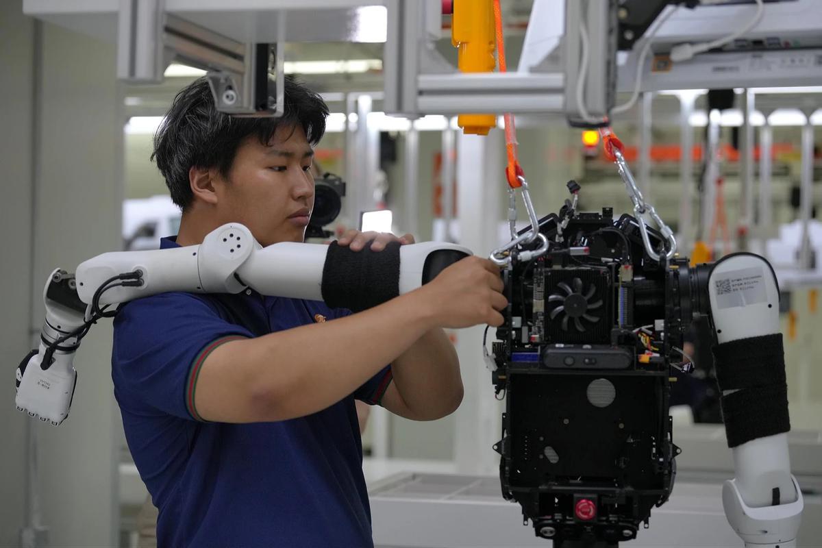 FOTO: Melihat Pabrik Robot Masa Depan di Beijing
