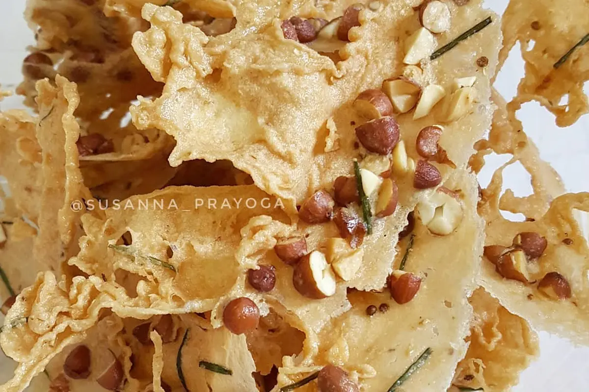 Cara Goreng Peyek agar Tipis dan Gurih, Serap Sedikit Minyak