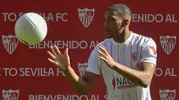 Sevilla baru saja mendatangkan striker Manchester United Anthony Martial untuk memperkuat skuat mereka di Liga Spanyol. Sebelum Martial, mereka juga pernah mendatangkan beberapa pemain dari Liga Inggris. Siapa saja? Yuk disimak ulasannya.(AFP/Cristina Quicler)