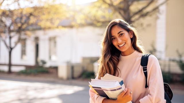 Tampil Cantik Saat Kuliah Offline? Ini Dia Tipsnya, Dijamin Makin Percaya Diri dan On Point
