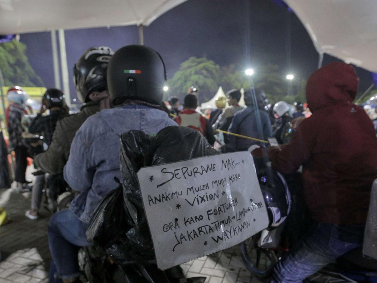Antrean Pemudik Motor Padati Pelabuhan Ciwandan Banten