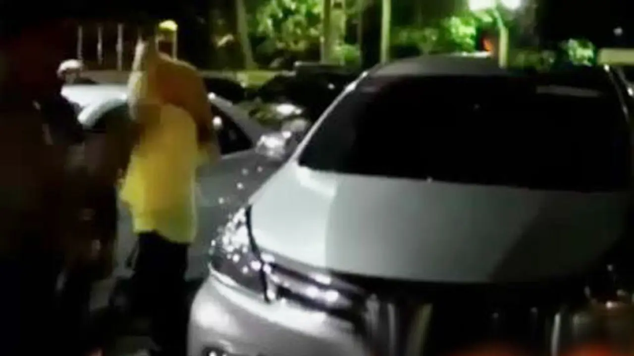Taksi Online Tabrak 4 Anak hingga Reporter Tersambar Petir