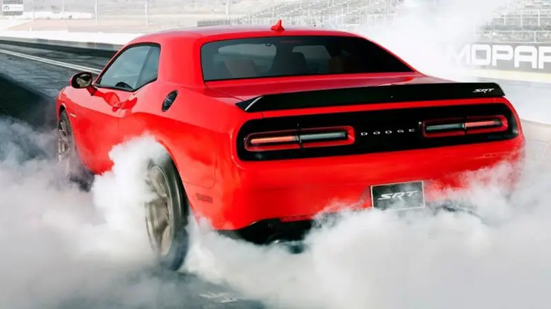 Dodge Challenger SRT Hellcat 