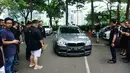 Sejumlah mobil BMW F Series berkumpul dalam acara 4th Komunitas BMW F Series di Jakarta, Sabtu (24/3). Komunitas F Series merupakan kumpulan para penggemar kendaran BMW dengan kode sasis 'F'. (Liputan6.com/Pool/Bio)