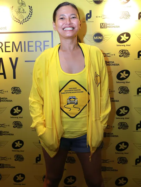 Menyutradarai film ‘Nay’ tentunya tak mudah bagi Djenar Maesa Ayu.  Salah satu kesulitannya ialah permasalahan dana. Baiknya, Djenar mendapatkan banyak bantuan dari teman-teman seperjuangan yang berkarir di industri film. (Galih W. Satria/Bintang.com)