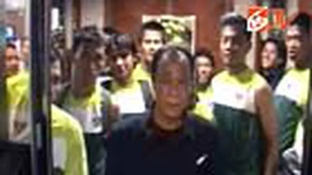 Timnas Kenakan Kostum Merah Putih